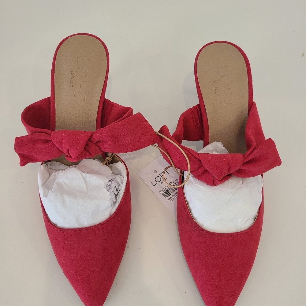 Loft outlet suede bow kitten heels